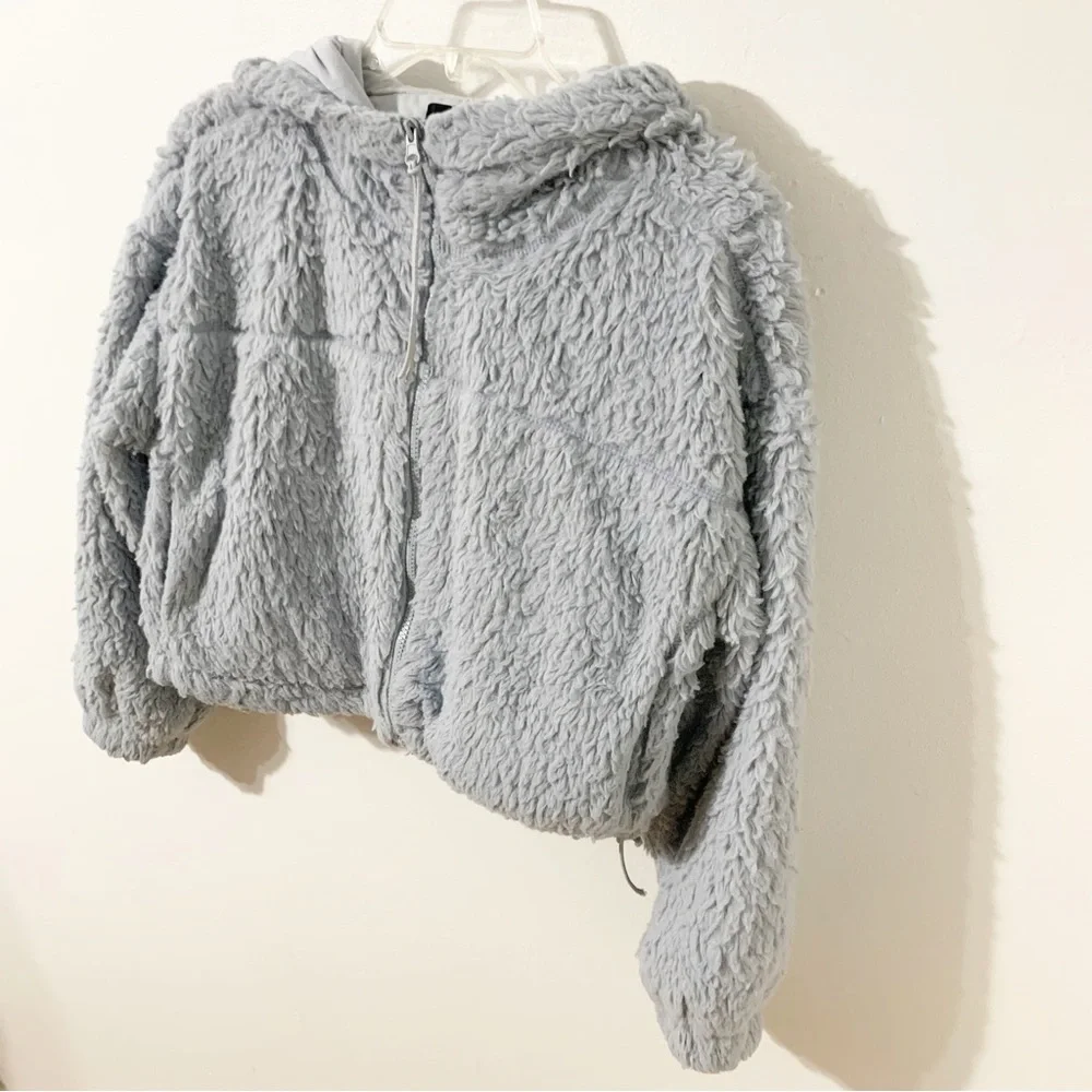 Urban Outfitters BDG Hooded Cropped Fuzzy Sherpa Zip Teddy Jacket Coat Pockets